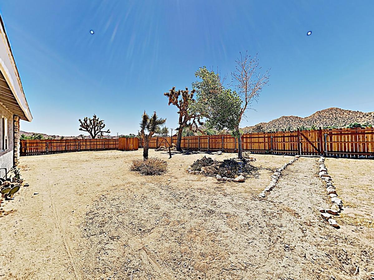 יוקה ואלי Rawhide Ranch - Walk To Pappy And Harriet'S With Hot Tub! Home מראה חיצוני תמונה